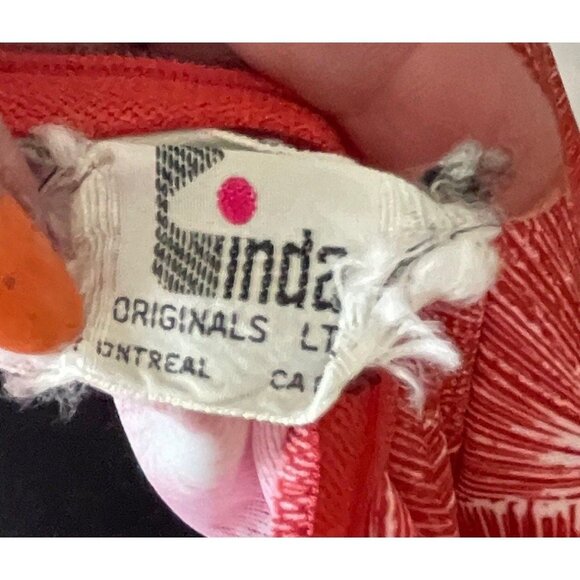 Vintage 1970s top, red and white abstract floral pattern, long sleeves blouse - Picture 10 of 10